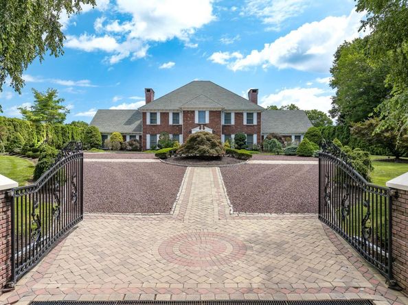 109 Mamaroneck Road, Scarsdale NY 10583