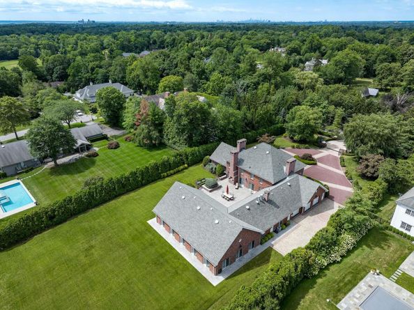 109 Mamaroneck Road, Scarsdale NY 10583