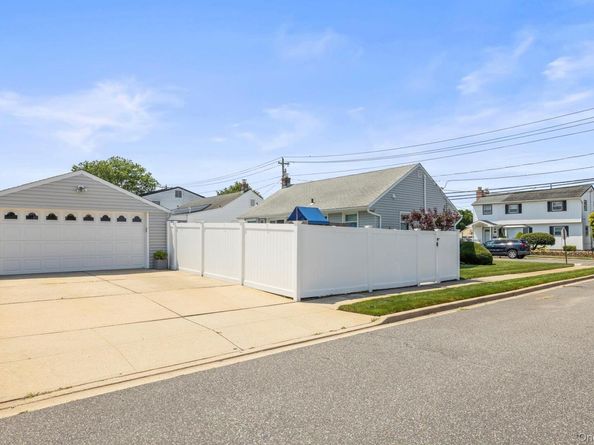 64 Myers Avenue, Hicksville NY 11801
