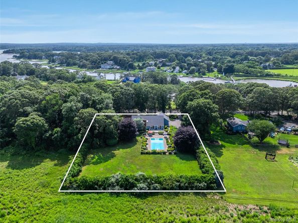 250 Peconic Bay Boulevard, Aquebogue NY 11931