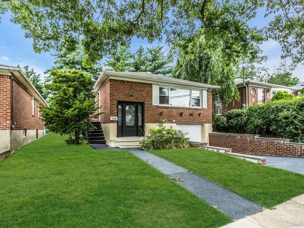 7330 244th Street, Little Neck NY 11362