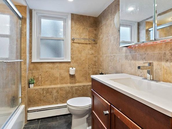 95 Foster Avenue, Valley Stream NY 11580