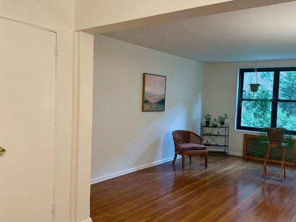 83-20 98 Street 1H, Woodhaven NY 11421