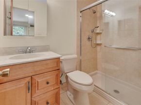 5 Primrose Lane, North Babylon NY 11703