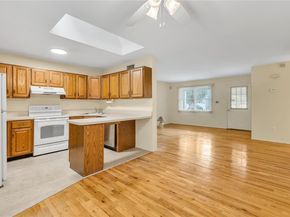 5 Primrose Lane, North Babylon NY 11703