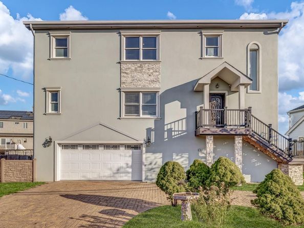 125 S Bay Drive, Babylon NY 11702