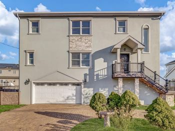 125 S Bay Drive