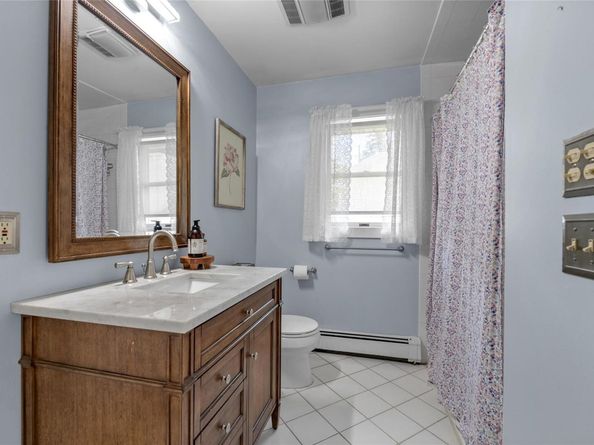 18 Neulist Avenue, Port Washington NY 11050