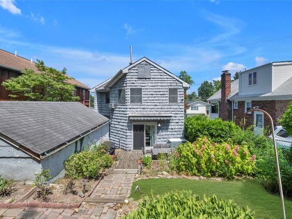 18 Neulist Avenue, Port Washington NY 11050