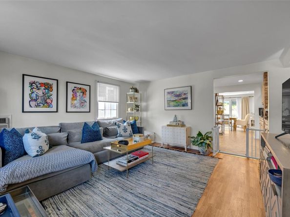 18 Neulist Avenue, Port Washington NY 11050