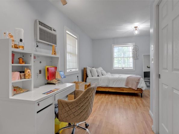 18 Neulist Avenue, Port Washington NY 11050