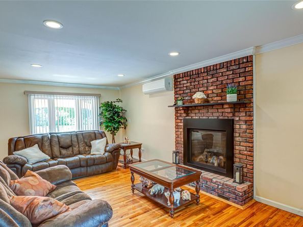 16 Tarkington Road, Holbrook NY 11741