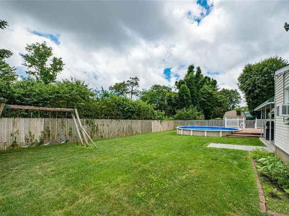16 Tarkington Road, Holbrook NY 11741