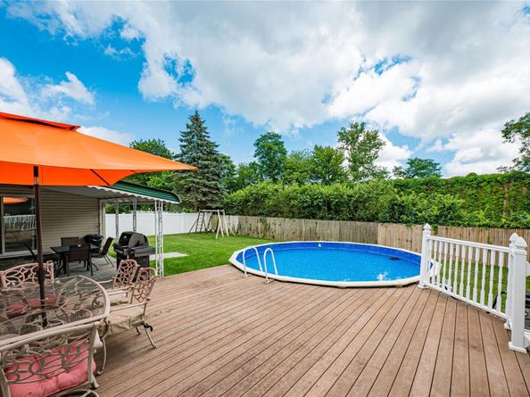 16 Tarkington Road, Holbrook NY 11741