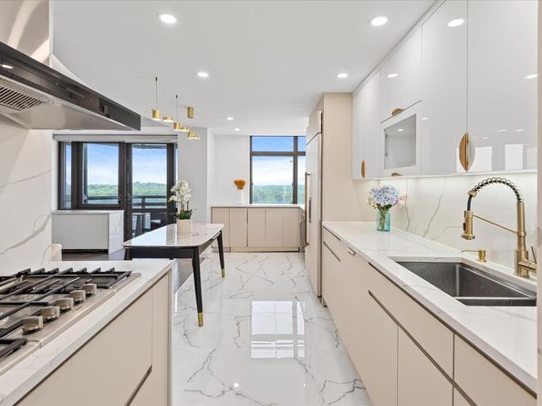11201 Queens Boulevard 18D, Forest Hills NY 11375