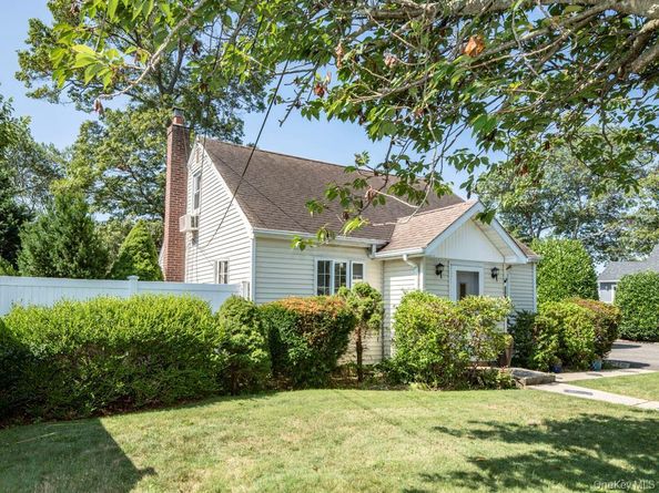 306 Clay Avenue, West Islip NY 11795
