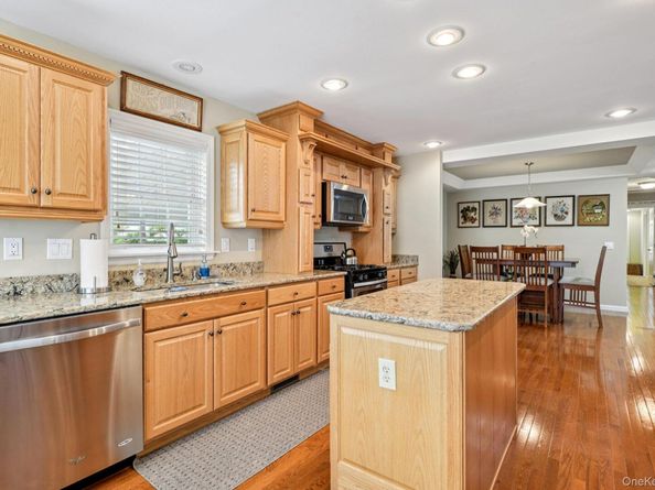 1661 Old Country Road 543, Riverhead NY 11901