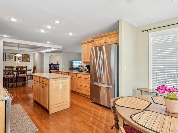 1661 Old Country Road 543, Riverhead NY 11901