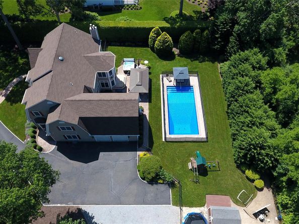 4 Briana Court, East Moriches NY 11940