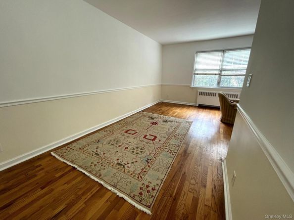 180 Pinewood Road 11, Hartsdale NY 10530