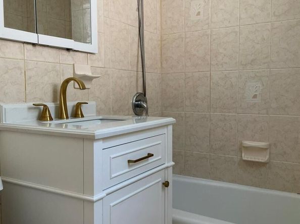 180 Pinewood Road 11, Hartsdale NY 10530