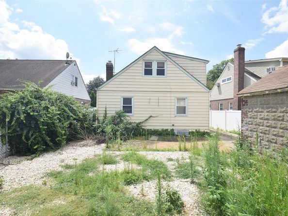 644 7th Street S, Garden City South NY 11530
