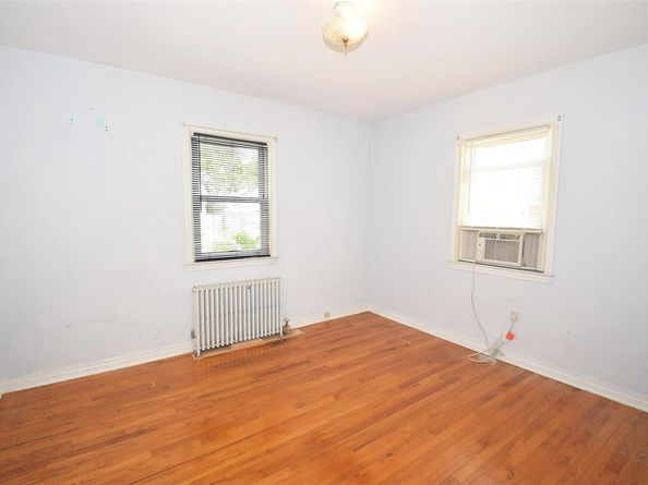 644 7th Street S, Garden City South NY 11530