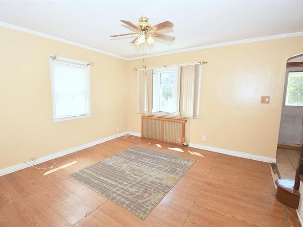 644 7th Street S, Garden City South NY 11530