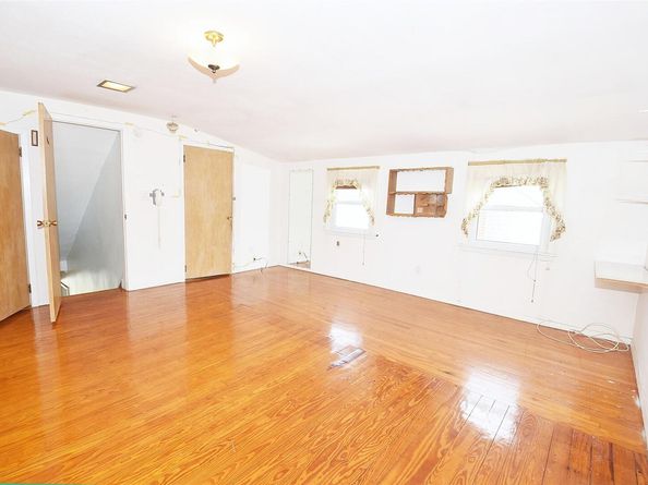644 7th Street S, Garden City South NY 11530