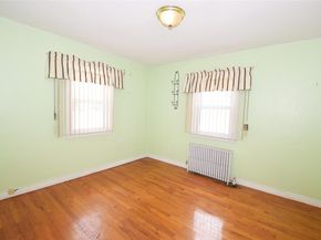 644 7th Street S, Garden City South NY 11530