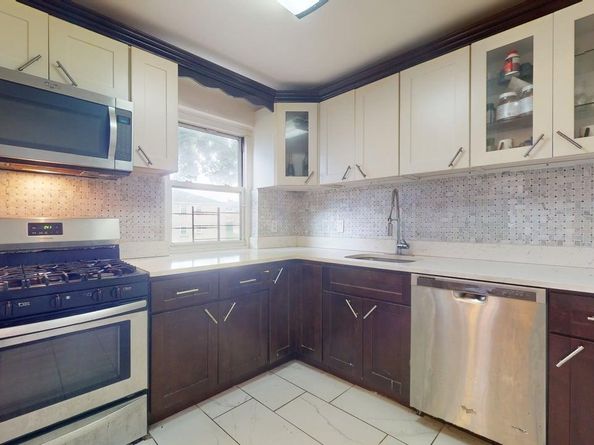 150-28 Jewel Avenue 1, Flushing NY 11367