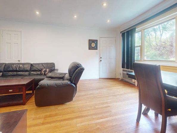 150-28 Jewel Avenue 1, Flushing NY 11367