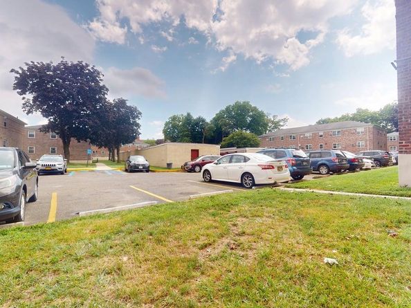 150-28 Jewel Avenue 1, Flushing NY 11367