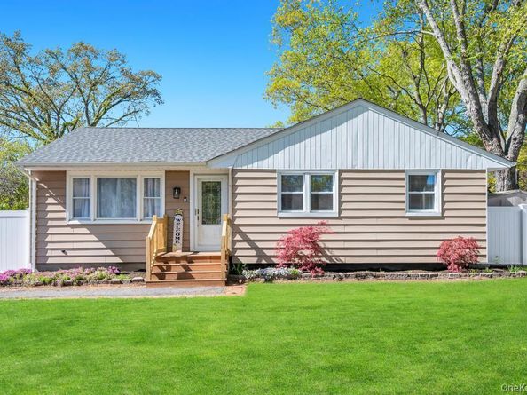 59 Applegate Drive, Mastic NY 11950