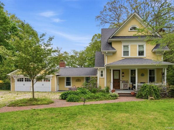 32 Timberline Drive, Huntington NY 11743