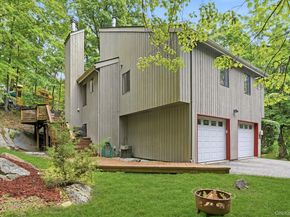 43 Powder Horn Road, Cortlandt Manor NY 10567