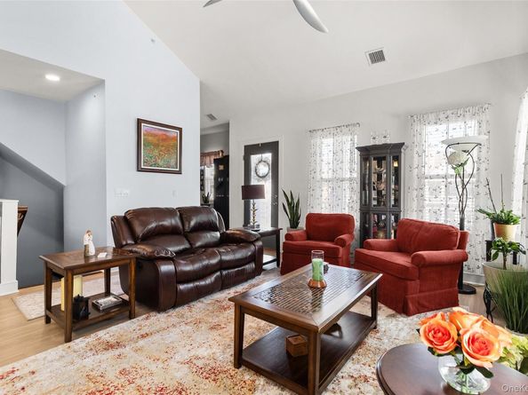 32 Michael Lane, East Islip NY 11730