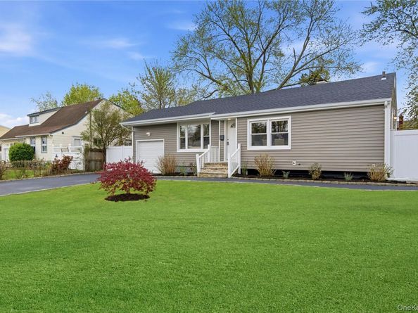 110 Heyward Street, Brentwood NY 11717