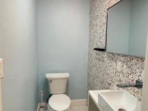 24814 Van Zandt Avenue, Little Neck NY 11362