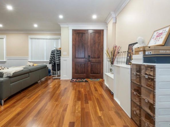 24814 Van Zandt Avenue, Little Neck NY 11362