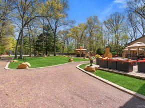 10 Hart Place, Dix Hills NY 11746