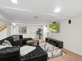 10 Hart Place, Dix Hills NY 11746