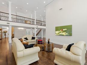 10 Hart Place, Dix Hills NY 11746