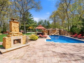 10 Hart Place, Dix Hills NY 11746
