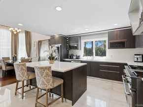 10 Hart Place, Dix Hills NY 11746
