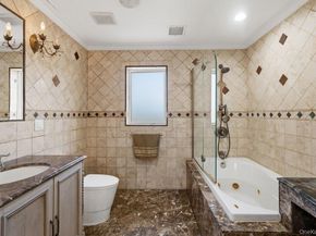 10 Hart Place, Dix Hills NY 11746