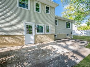 1076 Northgate Court, Uniondale NY 11553