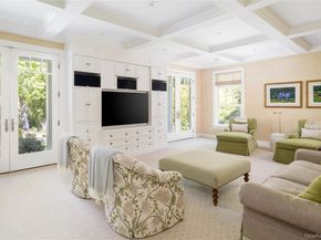 24 Matinecock Farms Road, Glen Cove NY 11542