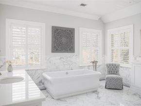 24 Matinecock Farms Road, Glen Cove NY 11542