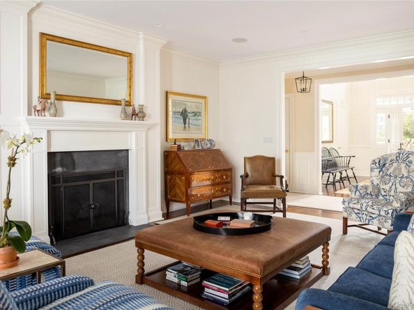 24 Matinecock Farms Road, Glen Cove NY 11542